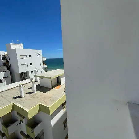 Beachfront T1 Apartament Armação de Pêra