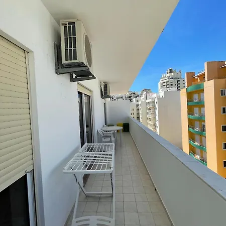 Beachfront T1 公寓 *